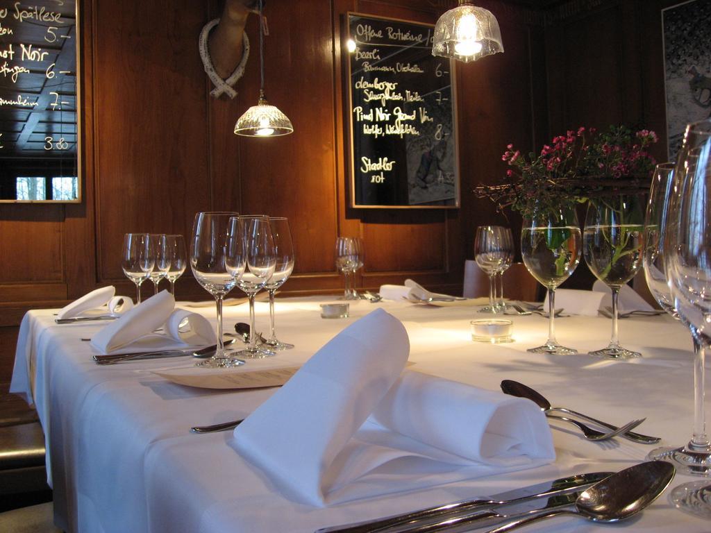 Gasthaus Schlosshalde ヴィンタートゥール エクステリア 写真