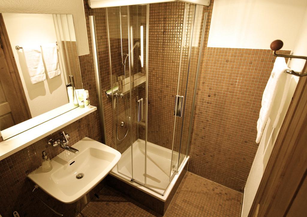 Gasthaus Schlosshalde ヴィンタートゥール 部屋 写真